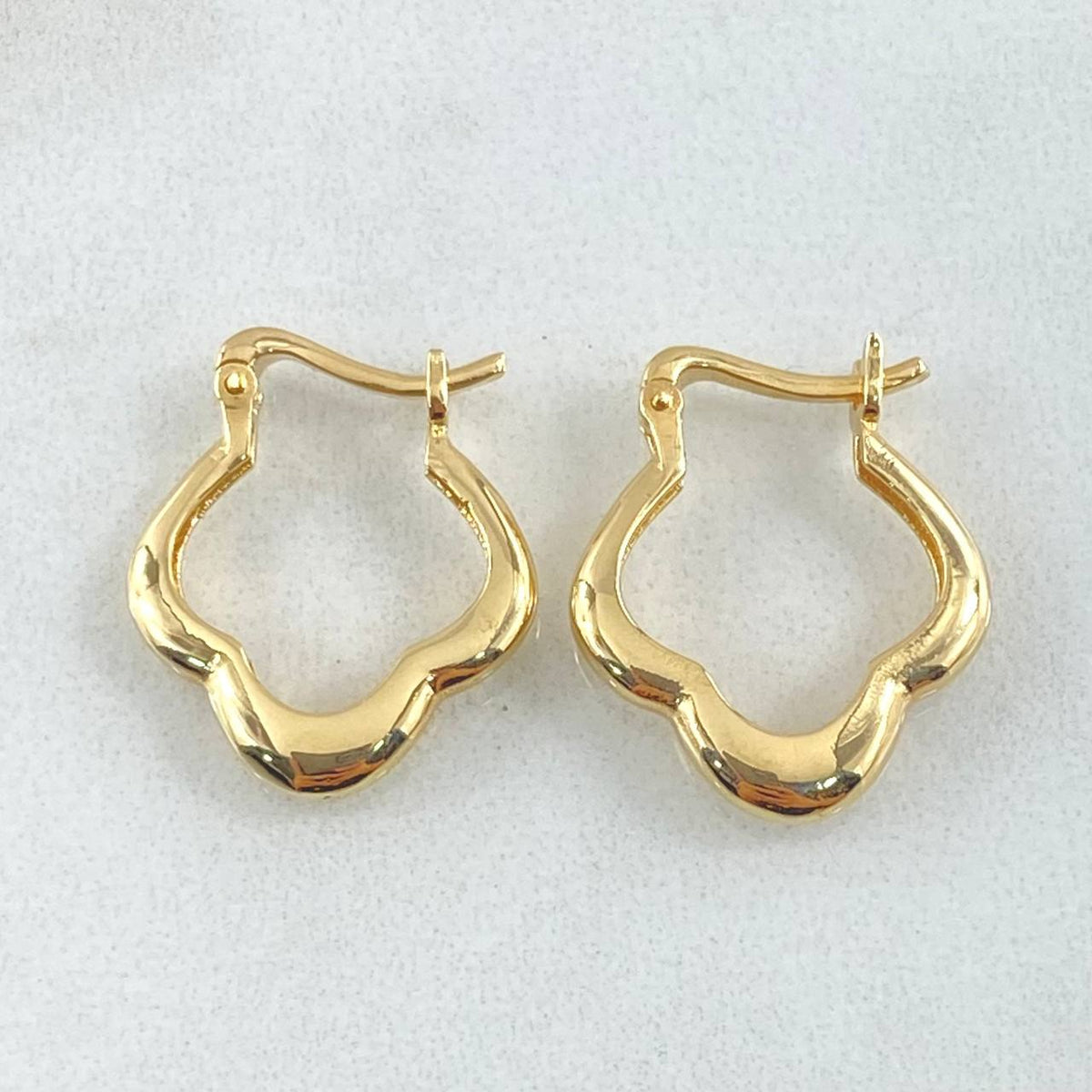 Clover Flower Hoop Earrings 3.2gr / 2cm / 18K Yellow Gold *