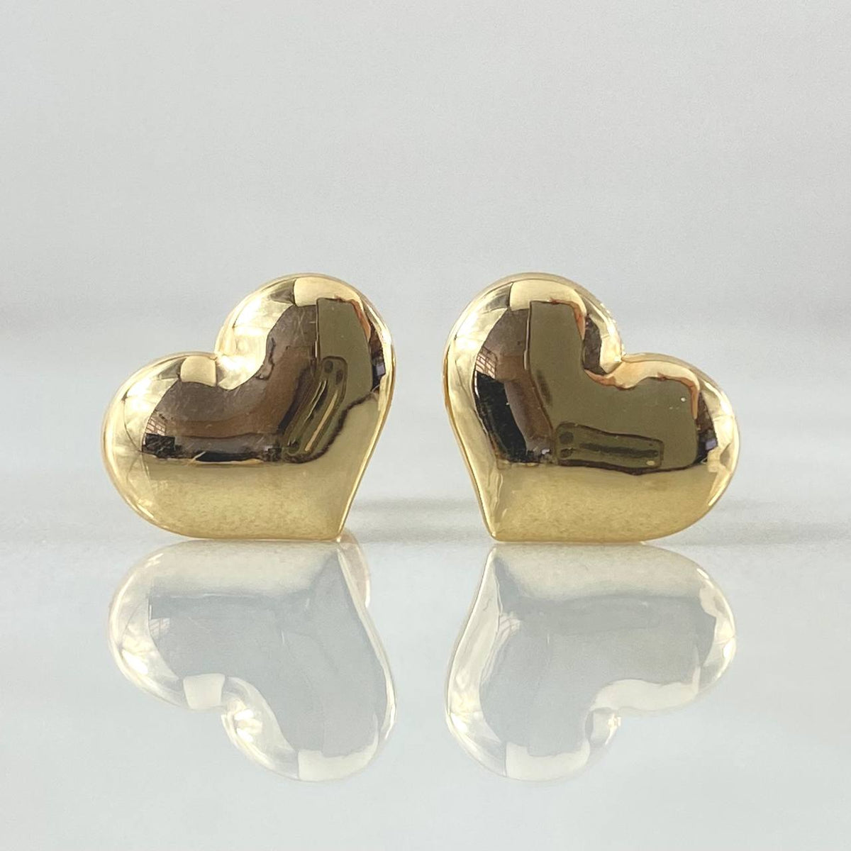 Stud Earrings Heart 0.9gr / 18K Yellow Gold